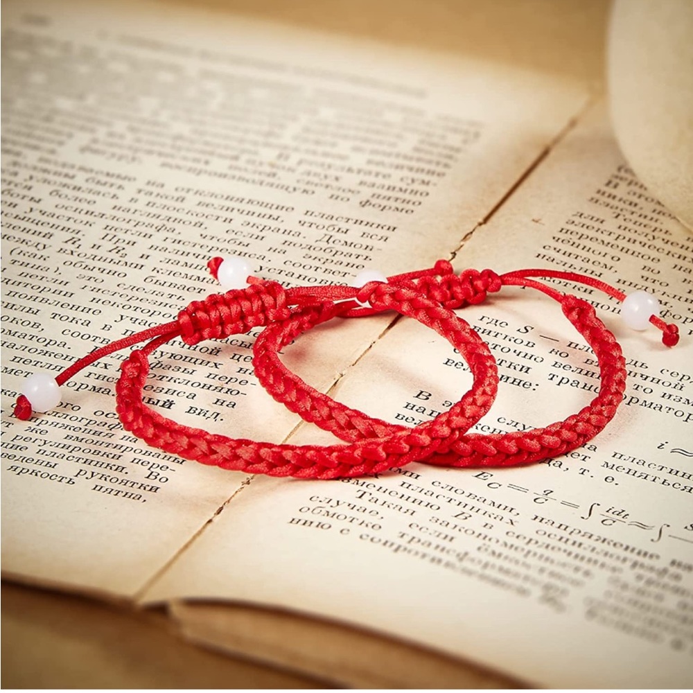 BRAND NEW RED STRING OF FATE. NWT COUPLES RELATIONSHIPS ANNIVERSARY